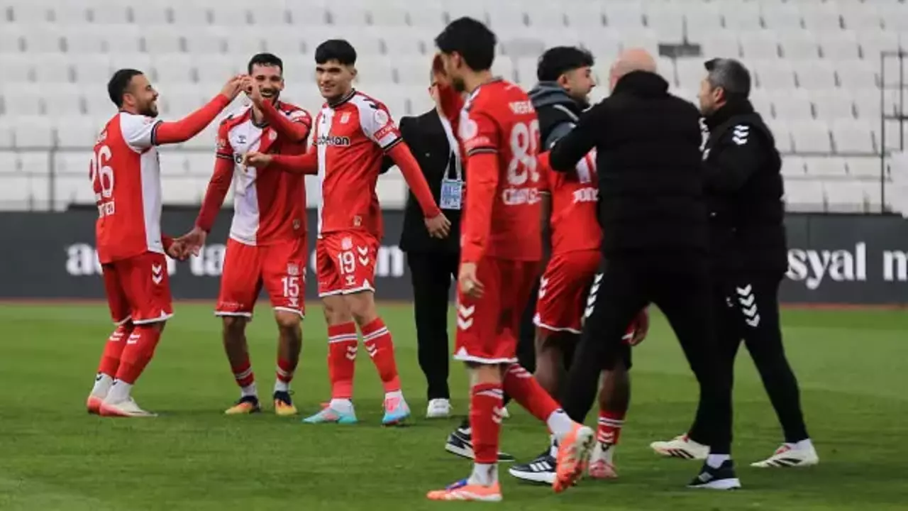 sivasspor_bu_sezon_bir_ilki_basardi_1774163323_6637