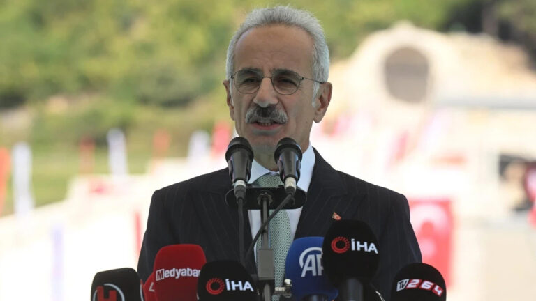 Bakan uraloğlu